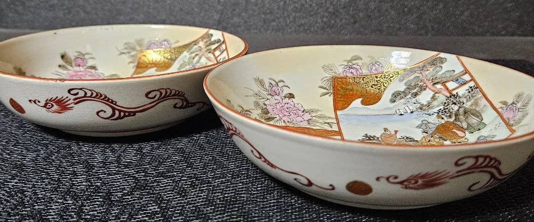 【上作品❗】明治時代　九谷焼　金襴手　金彩色絵　牡丹にお公家様の図　深皿　2客