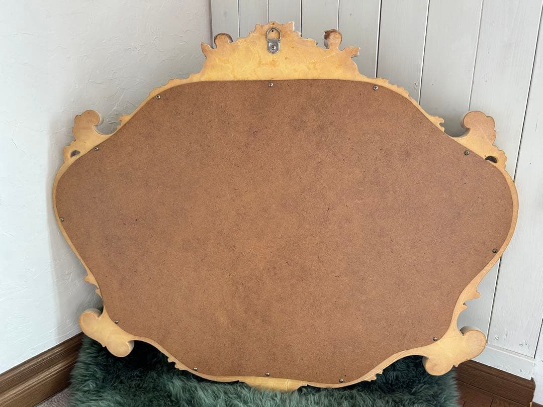 装飾的なオーバル型ミラー