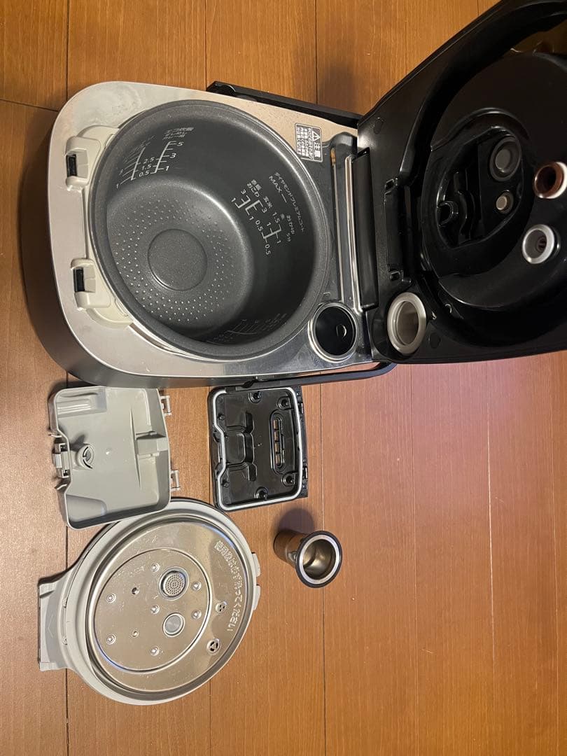 パナソニックIHジャー炊飯器 SR-VSX101 2021年製プラック