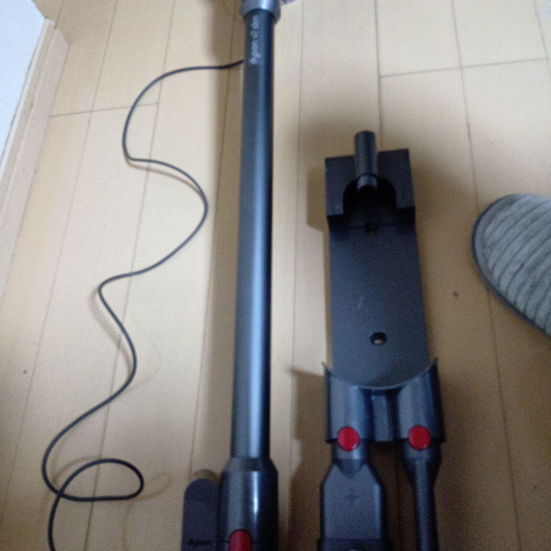 せい送料込美品dyson SV11スティック&ハンディ 稼働 18分50秒