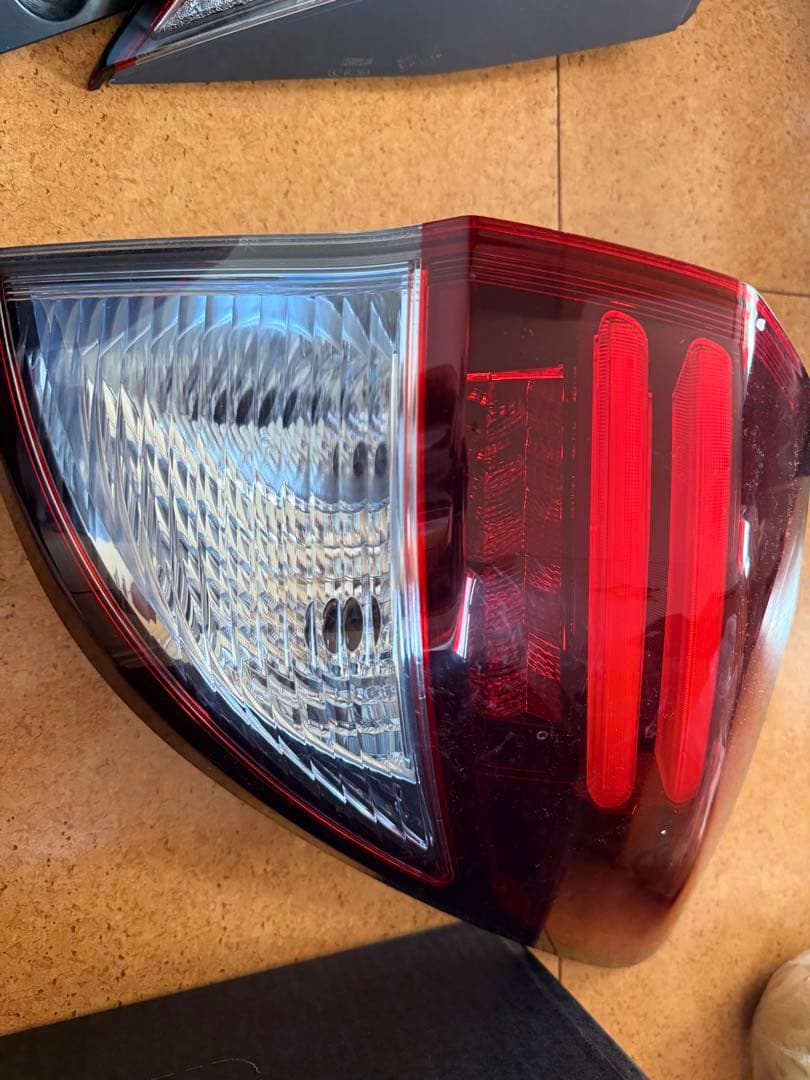 ヴェゼルru3 テールランプ 4個セット レッド/クリア