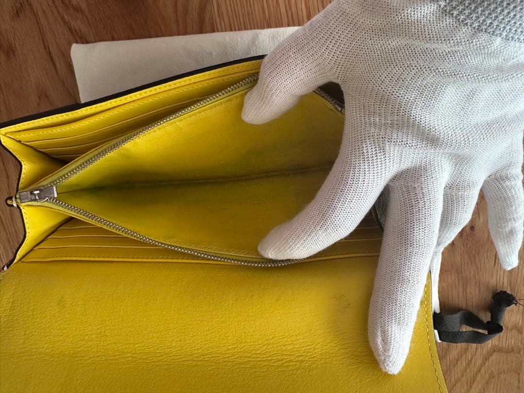 CÉLINE グレー 二つ折り長財布 保存袋付き