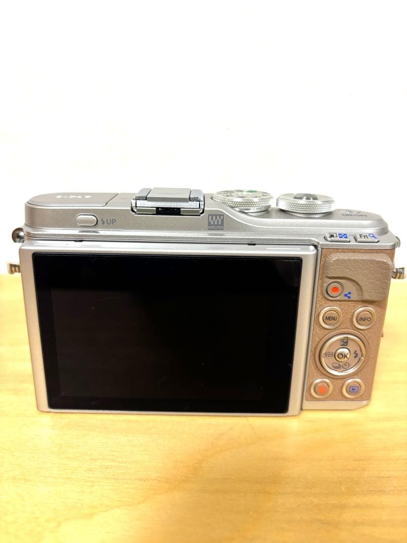OLYMPUS PEN E-PL9 ダブルズームキット ブラウン