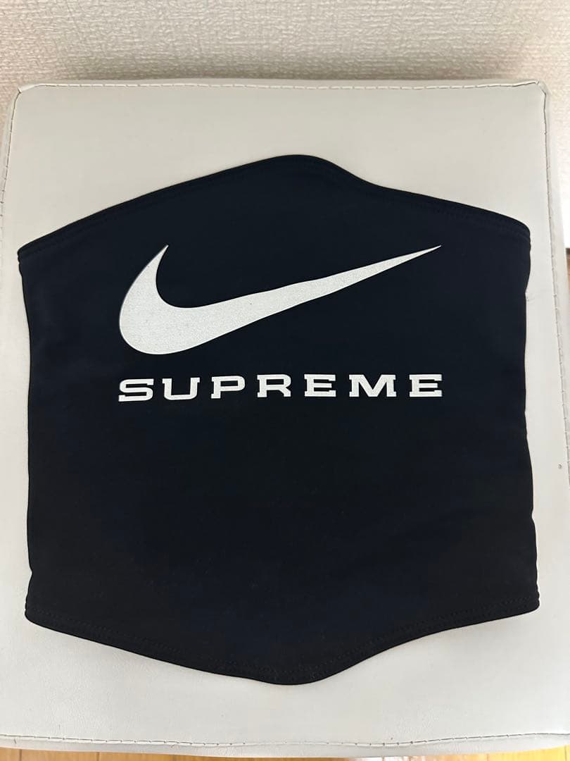 Nike Supreme ネックウォーマー