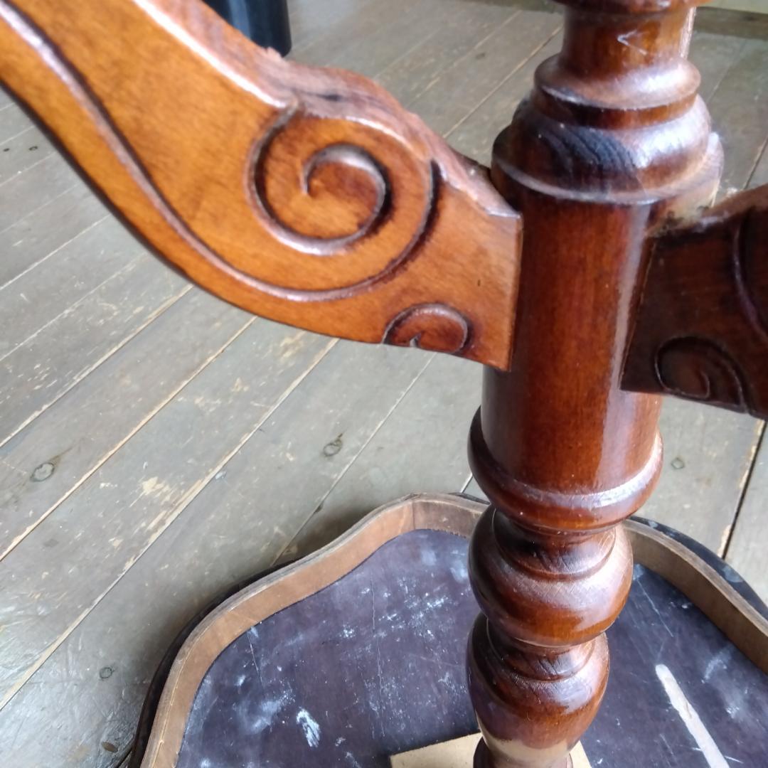 にんじん　イタリア製の象嵌コーヒーテーブル アンティーク