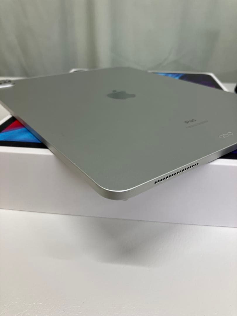 iPad Pro 12.9インチ第4世代WiFi128GBシルバー　付属品未使用