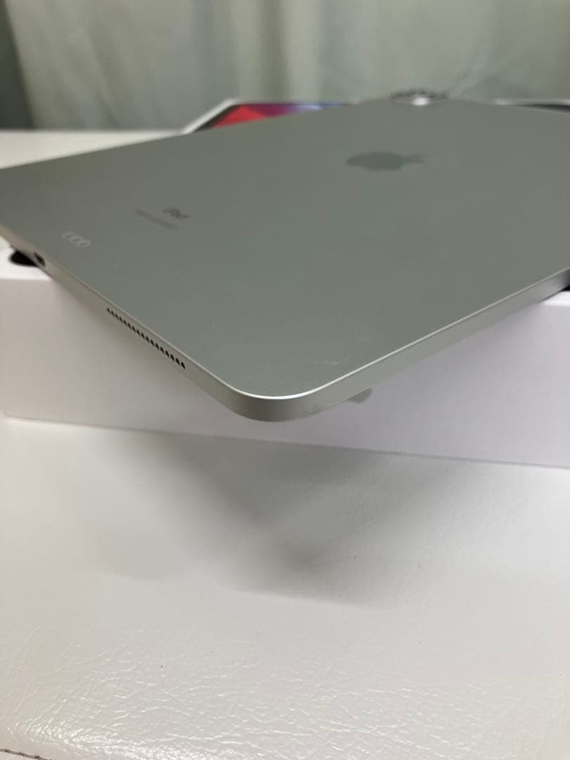 iPad Pro 12.9インチ第4世代WiFi128GBシルバー　付属品未使用