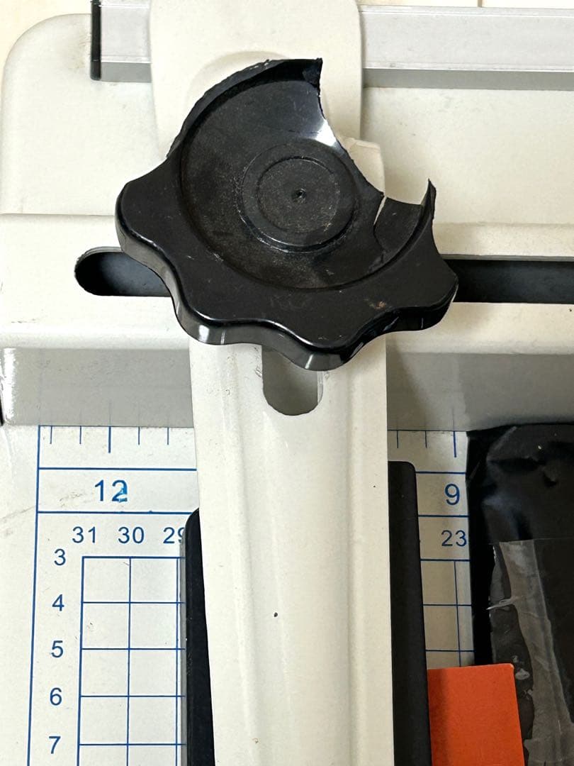 業務用 ペーパーカッター 裁断機 断裁機 大型 A4 替刃付き