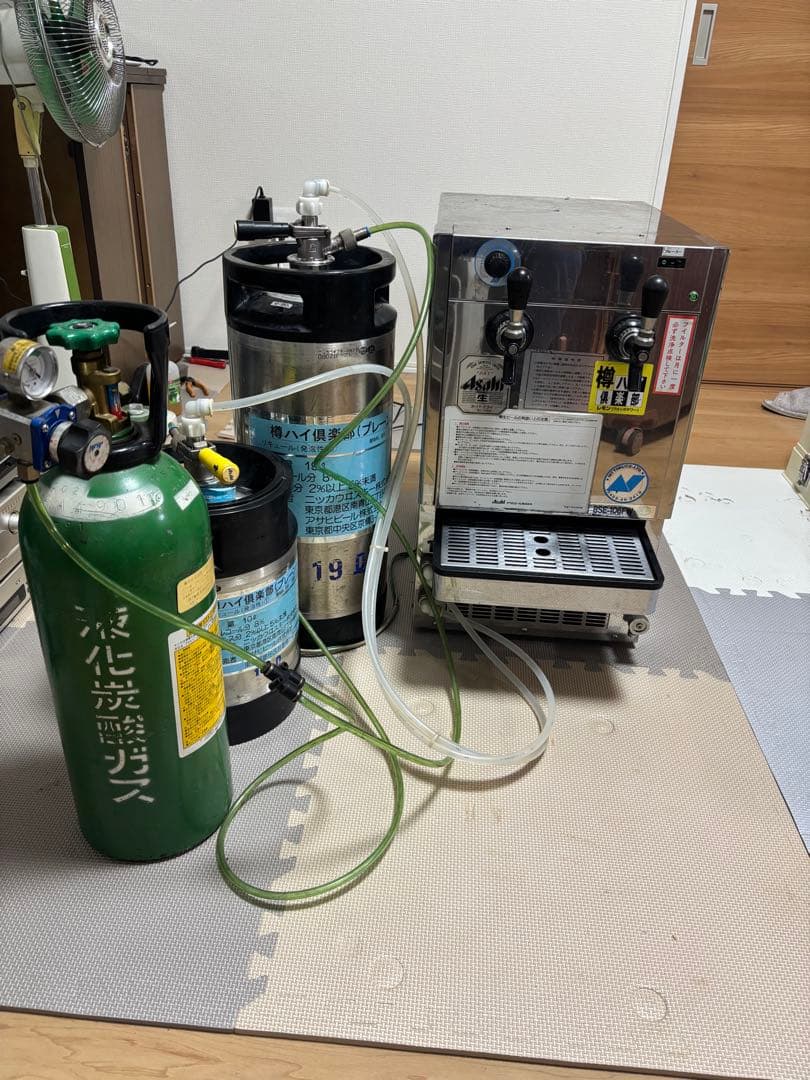 アサヒビールサーバー　ビール樽容器 液化碳酸ガス容器セット