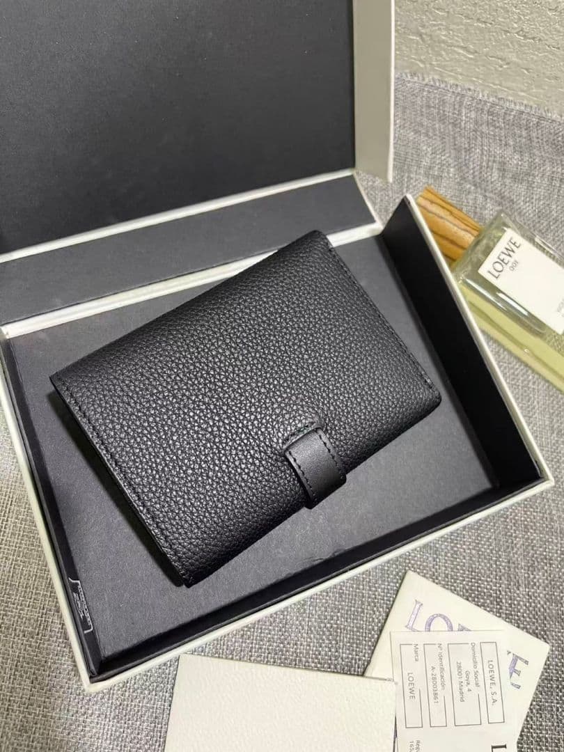 LOEWE ブラック レザー 財布