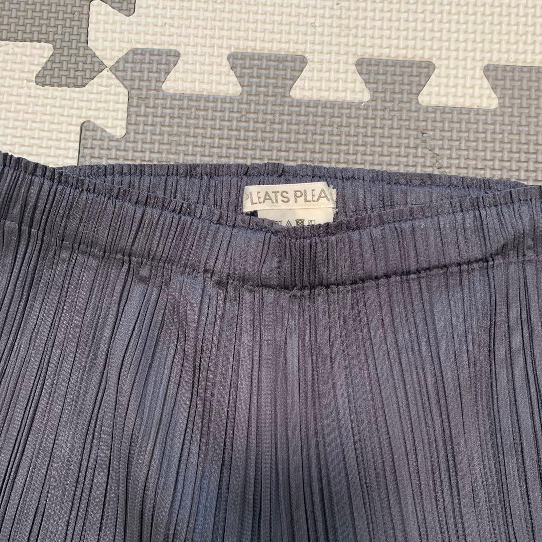 PLEATS PLEASE グレー系 ガウチョパンツ　裾カットあり