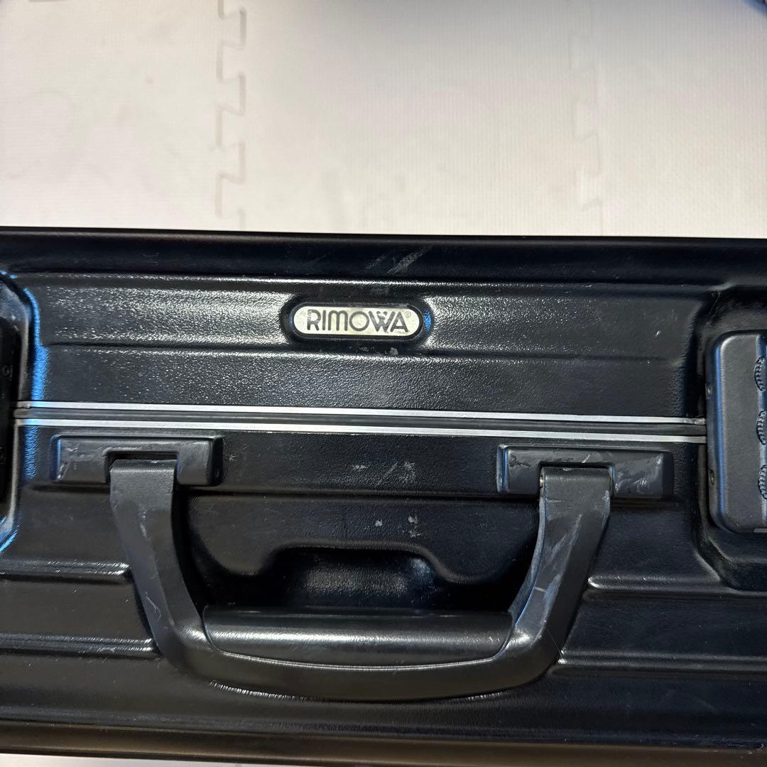 RIMOWA ブラック ハードキャリーケース