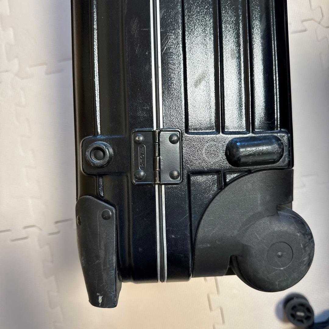 RIMOWA ブラック ハードキャリーケース