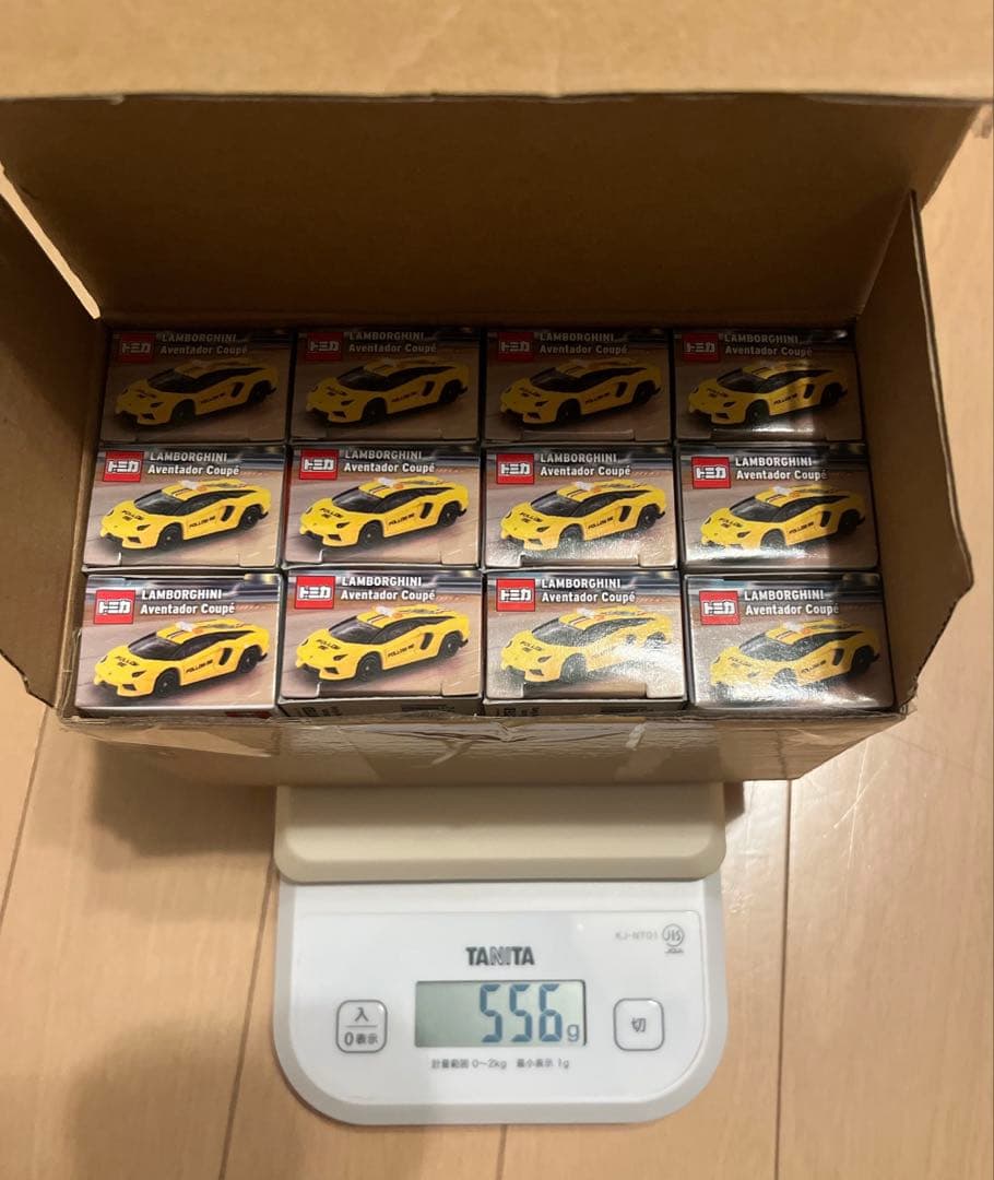 海外限定トミカ ランボルギーニ アヴェンタドール クーペ