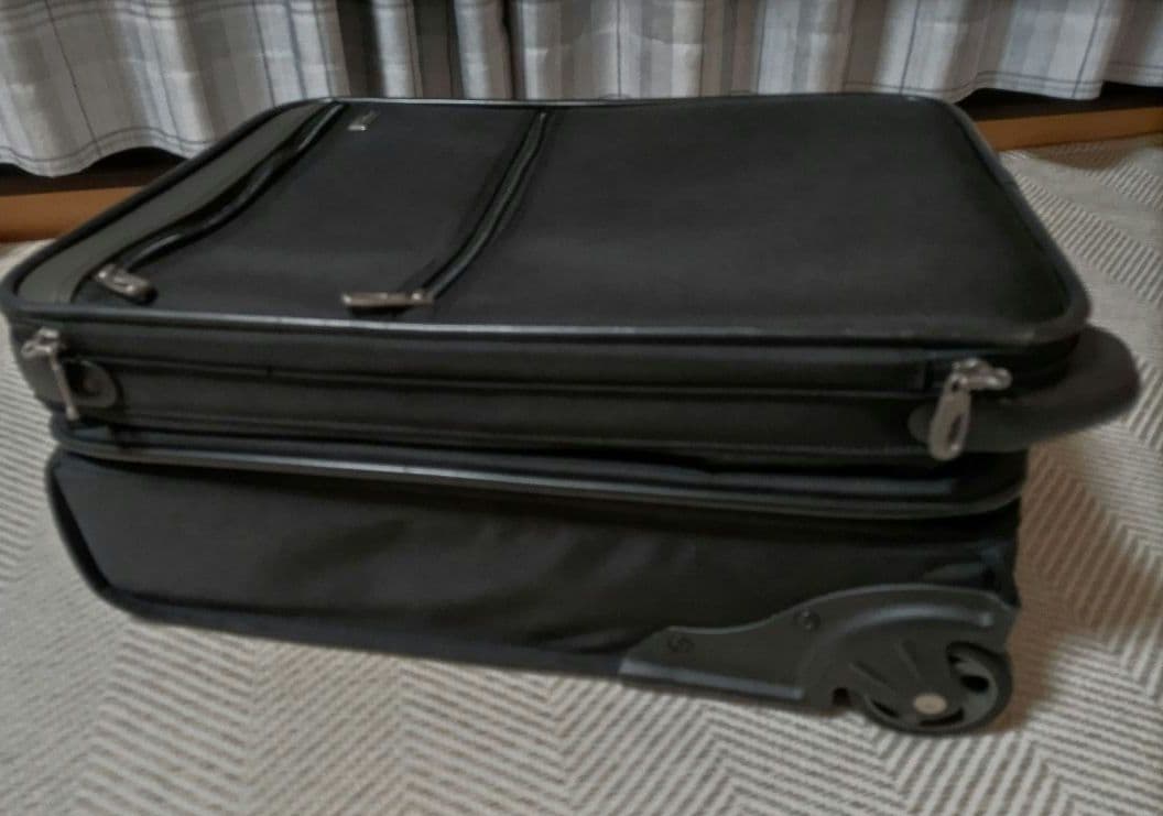 パスファインダー　黒 キャリーケース