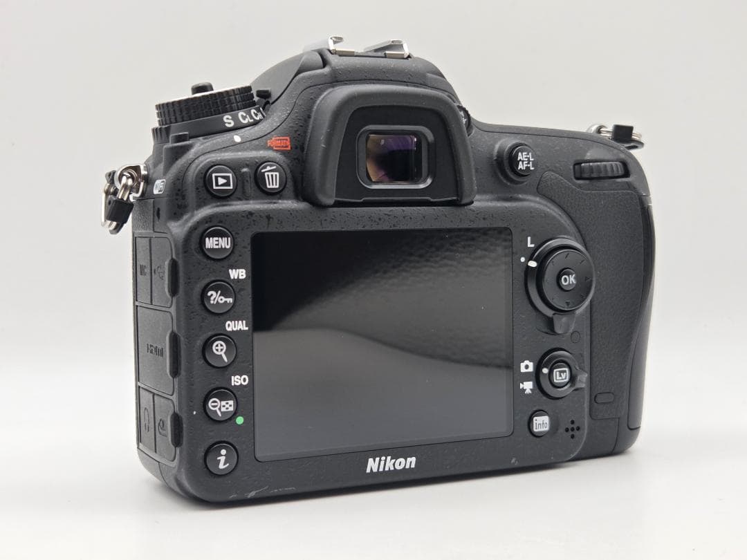 ■897ショット■ NIKON 一眼レフカメラ D7200 ボディ