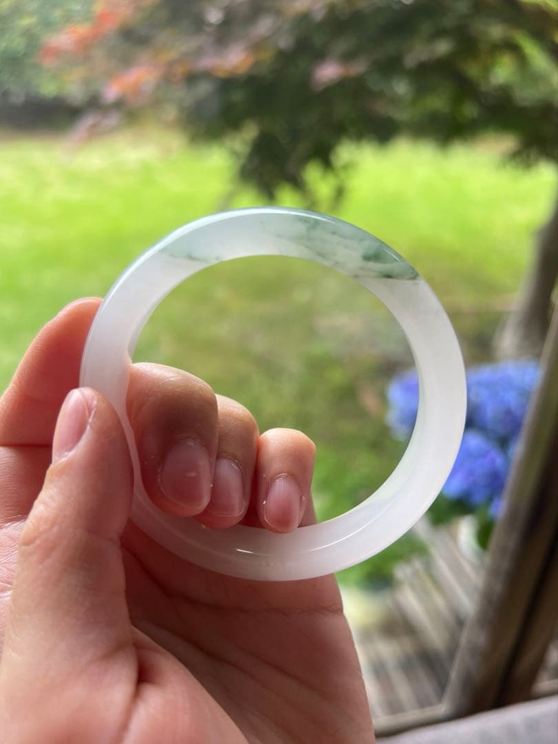 新疆天山翠　雪翠白底青　ヒスイ氷飄花　(内径)圏口54バングル　天然石　一口翠