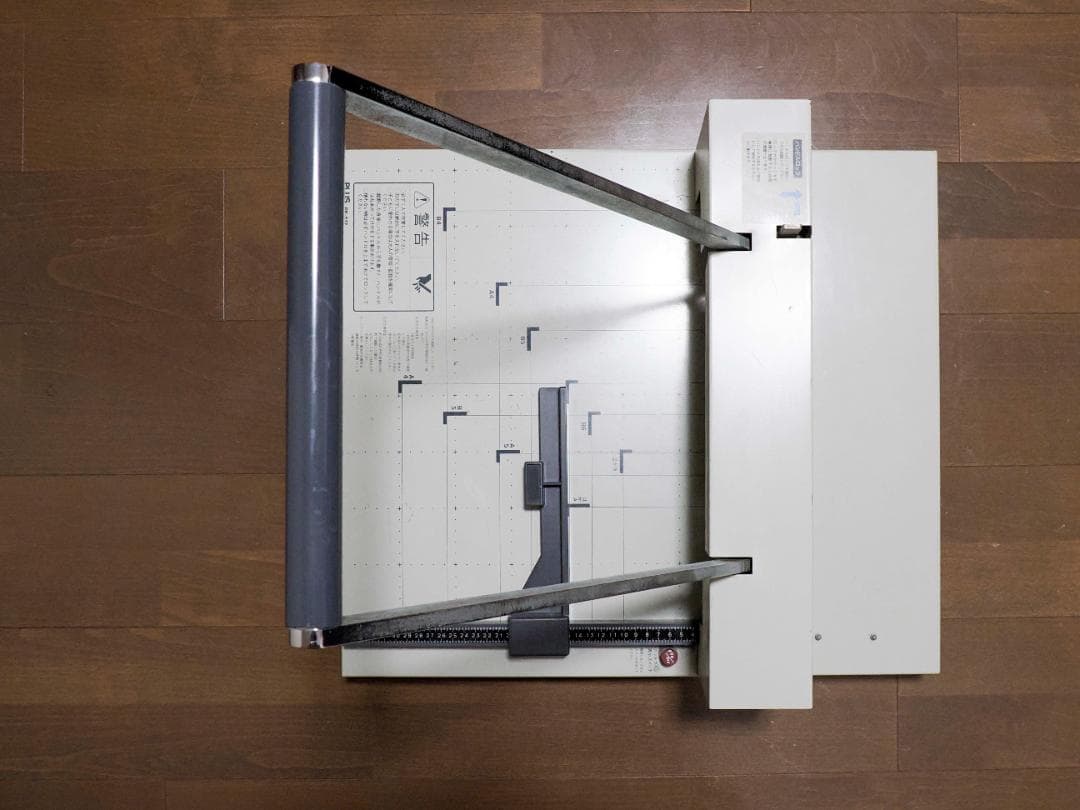 ヘ*セ様 【週末限定】裁断機 PLUS PK-512(動作確認済 替刃，受木付)