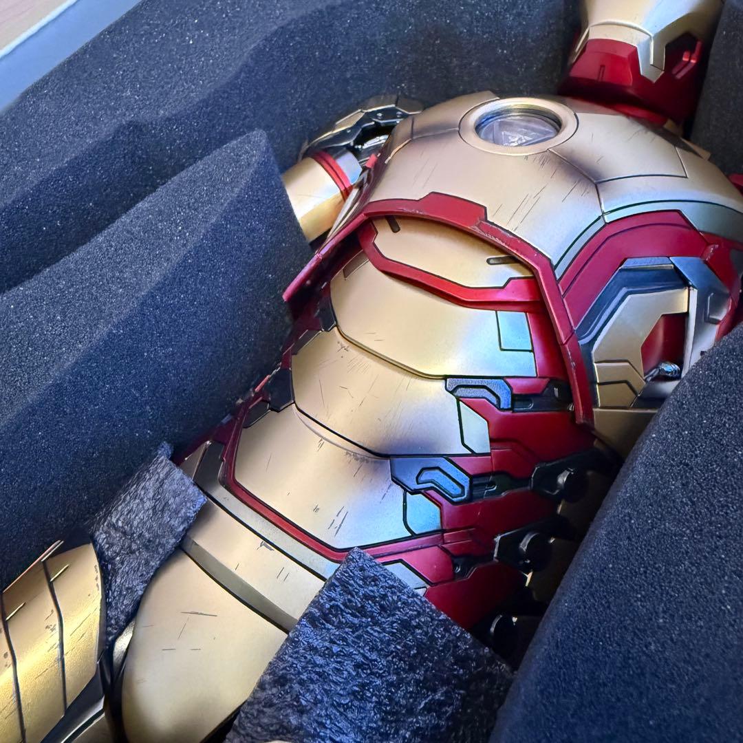 ホットトイズ　クオータースケール　アイアンマン　マーク42 ボーナスアクセサリー