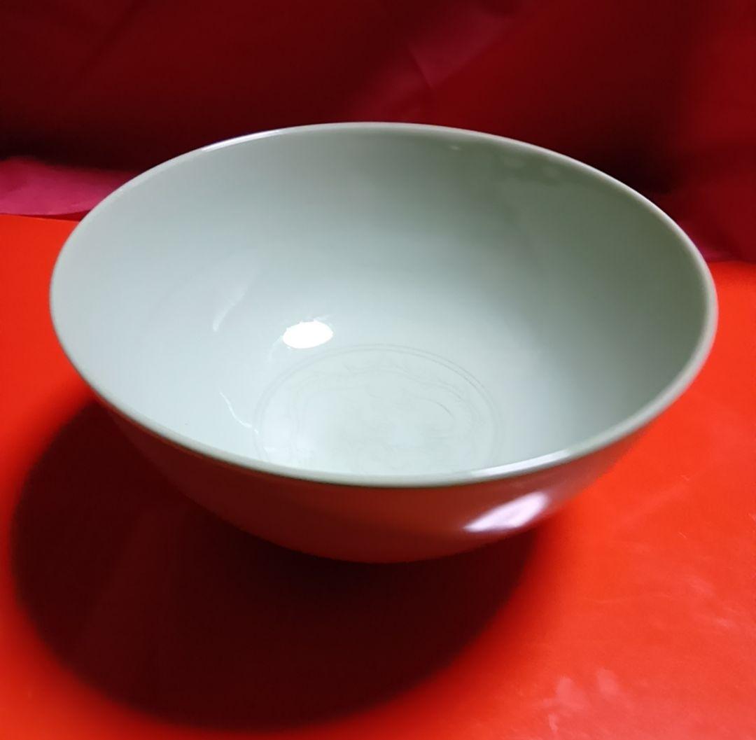 高麗　青磁　龍　骨董品　菓子鉢　淡い緑色の陶器ボウル　木箱付き　静解　磁器