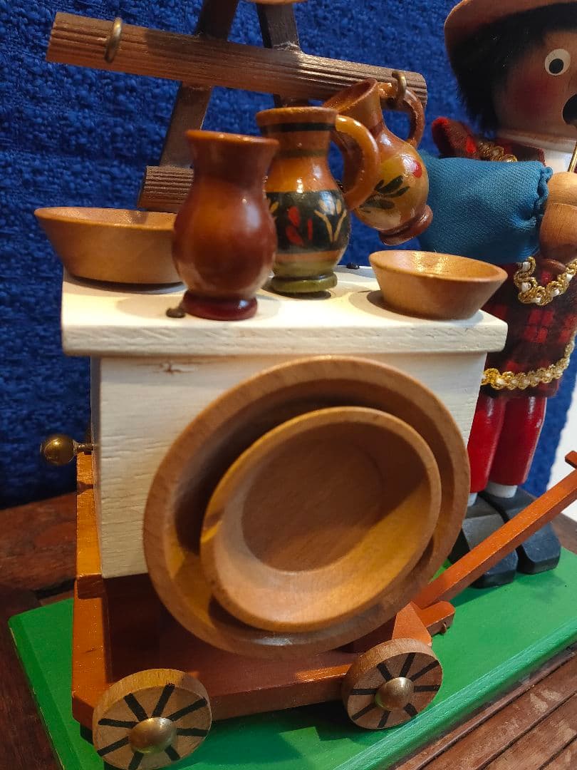 ヴィンテージ　旧西独製　シュタインバッハ　木製　煙出し人形　オルゴール付き