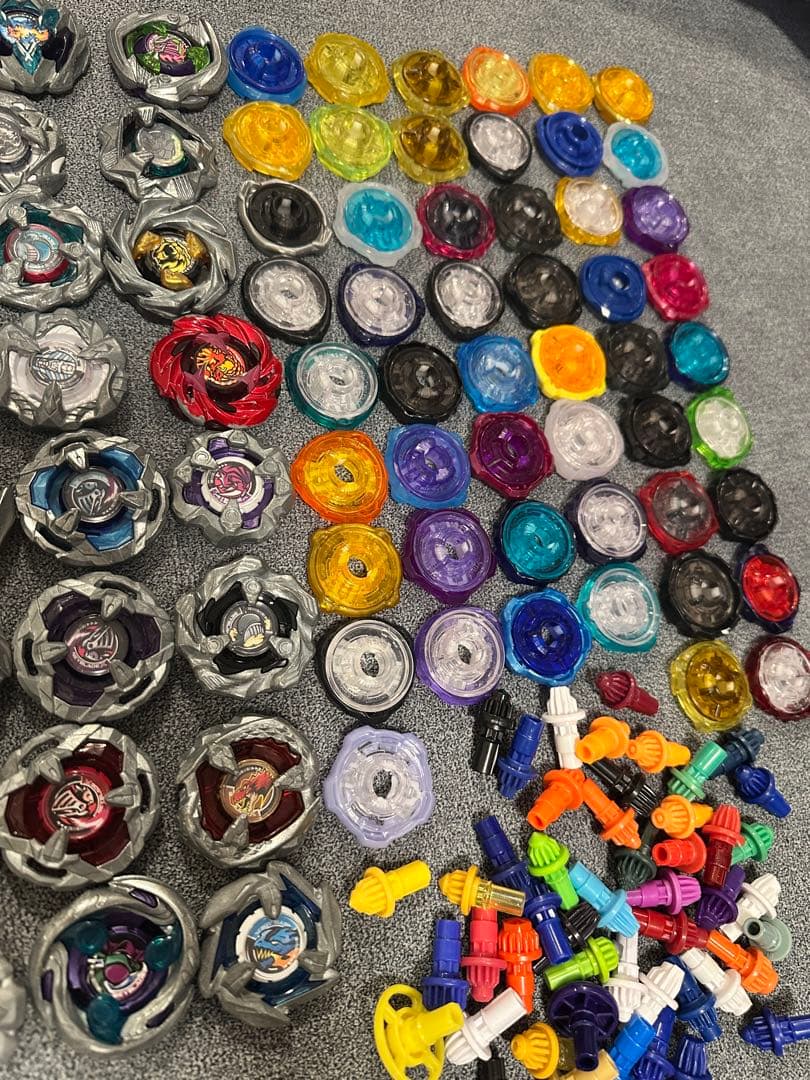 ベイブレードX 引退品　まとめ売り　ブレード48枚　ラチェット51枚　ビット50