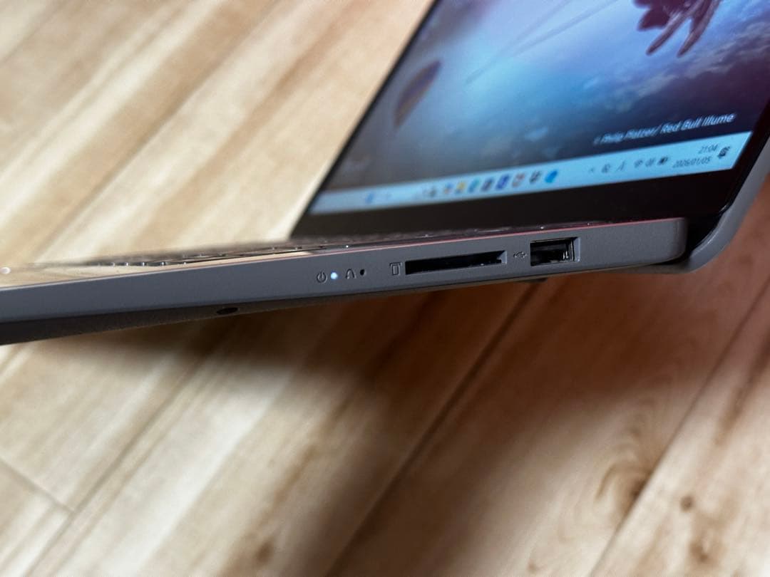 N*プ様 [美品] Lenovo Ideapad Ryzen 5 7250U 5