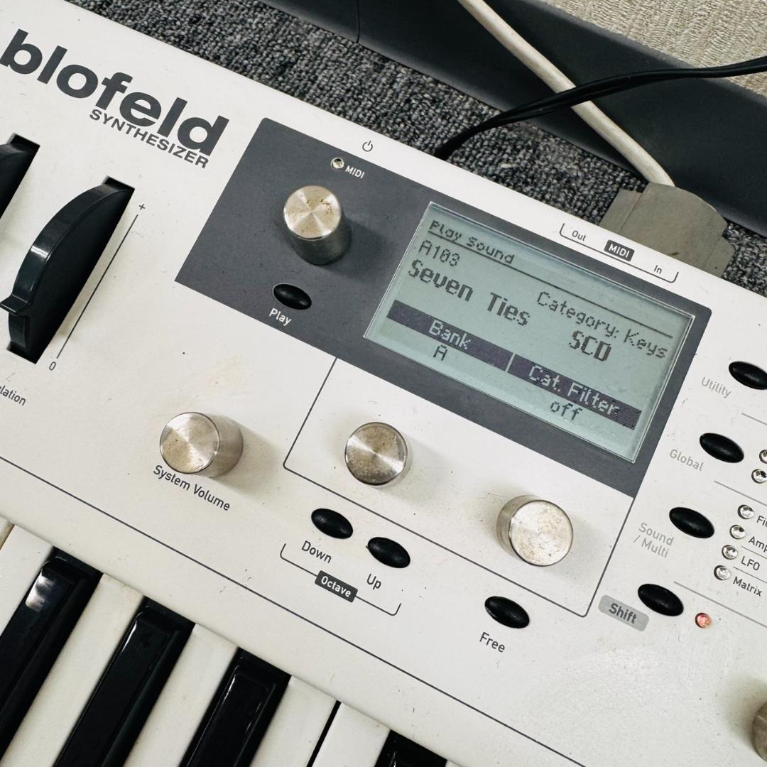 通電確認 Waldorf Blofeld Keyboard White