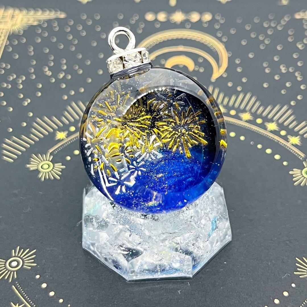 【ハンドメイド】157.水面に映る花火　25mm 【蓄光・台座付き】