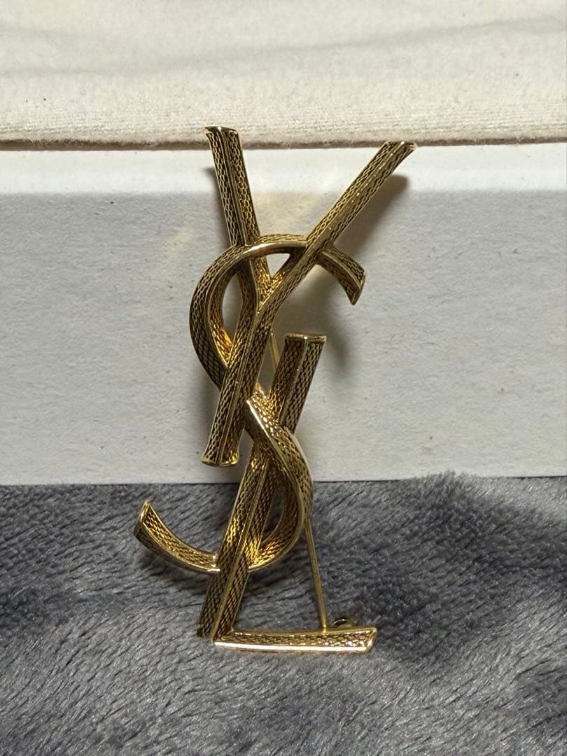 イヴサンローラン Yves Saint Laurent YSL ブローチ