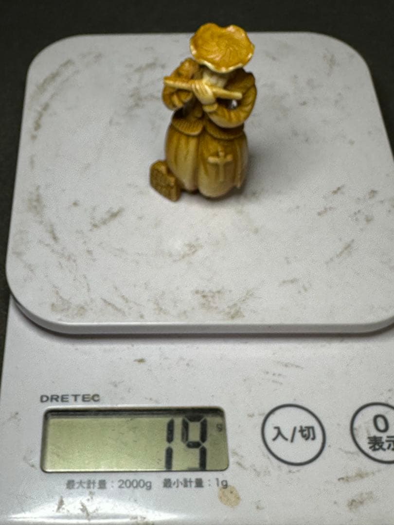 極上　根付　天然素材　アンティーク　和彫　置物　骨董　飾り物　古美術品