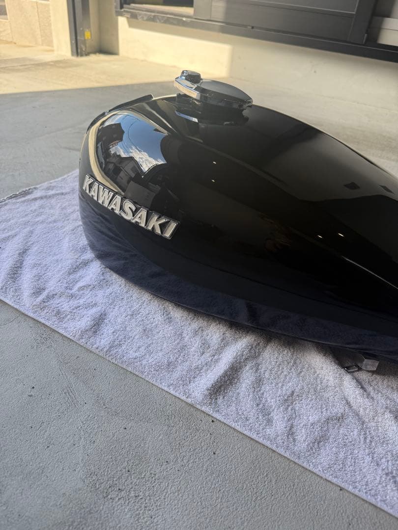 Kawasaki KZ1000 ガソリンタンク ピンゲル付き