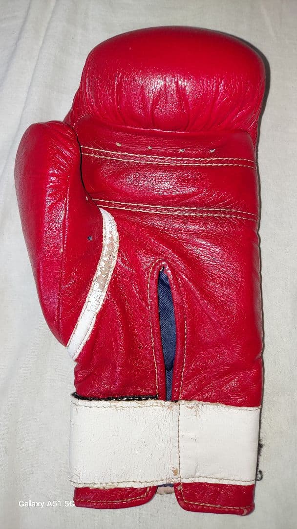 Winning ボクシンググローブ 12 oz 赤