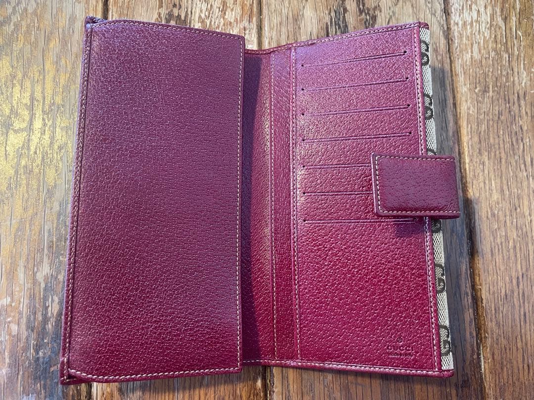 【新品未使用】GUCCI GGパターン 二つ折り財布 ベージュ/ワインレッド