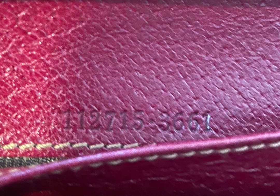 【新品未使用】GUCCI GGパターン 二つ折り財布 ベージュ/ワインレッド