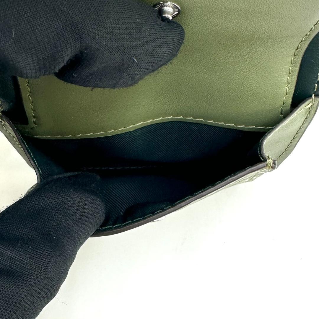 トリーバーチ Tモノグラム コントラスト エンボス ミニウォレット 二つ折り財布