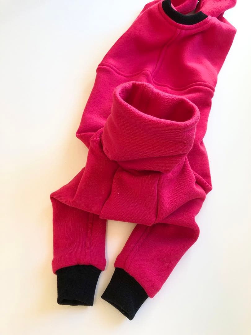 良く伸びるストレスフリーのロンパース　イタグレ服　犬服　ハンドメイド