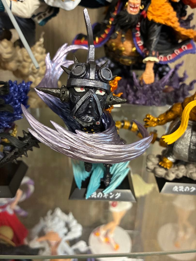 カイドウ　ジャック　キング　クイーン　フィギュア 4体セット＋ゾロ専用ページ