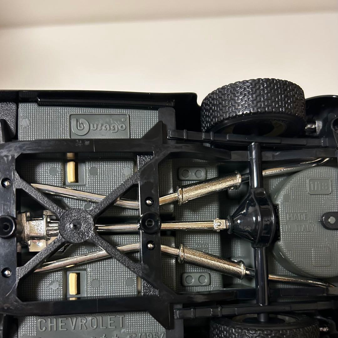 シボレー　コルベット　1/18 1957年式　フィギュア