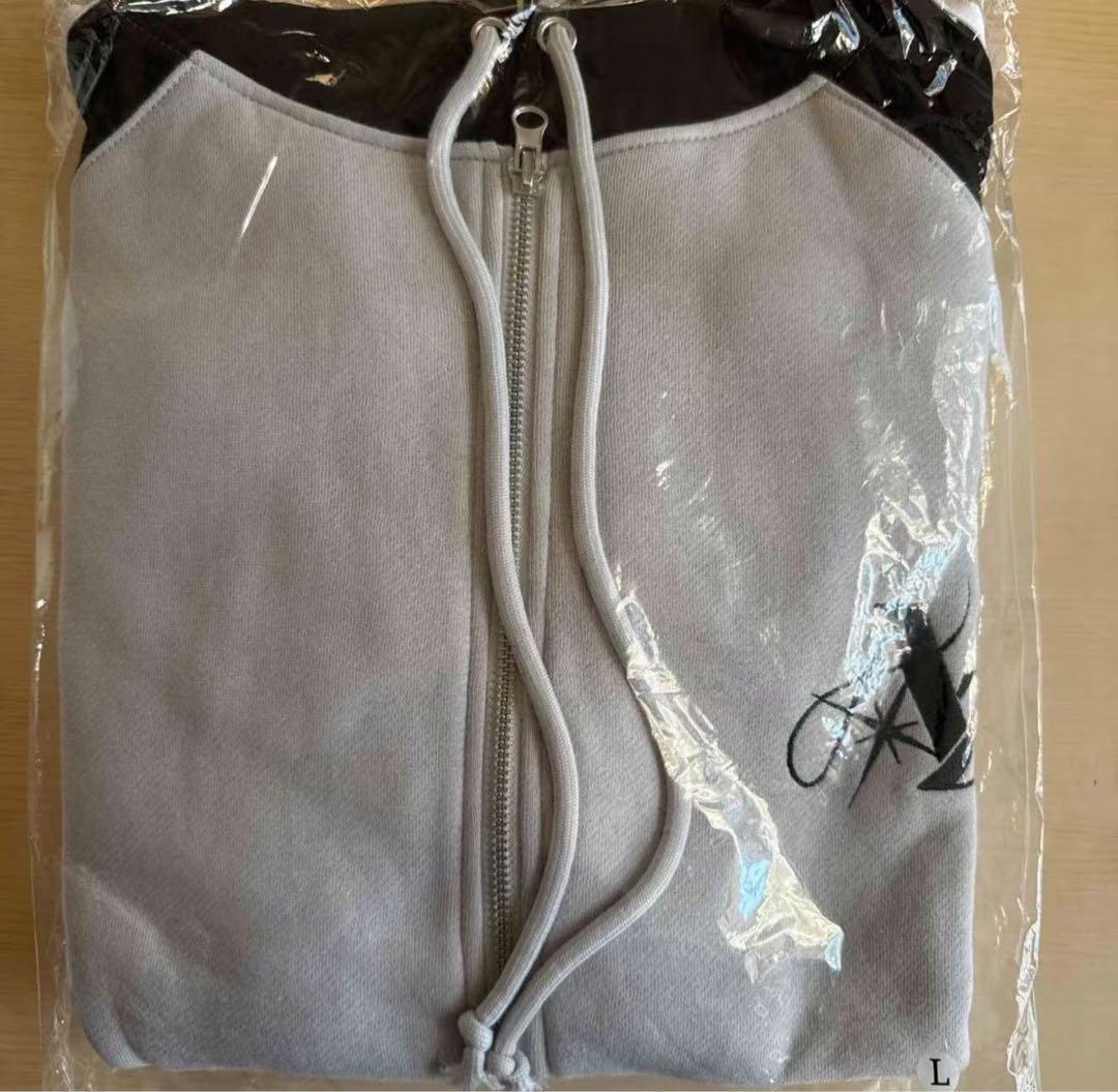 新品未開封NiziU awake フーディー　パーカー　Lサイズ