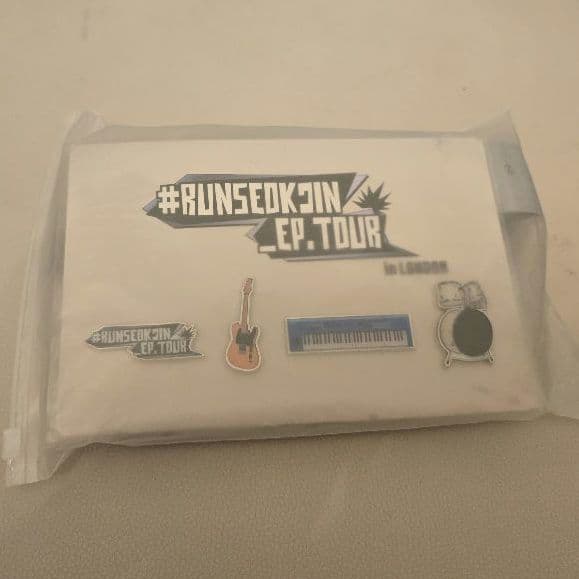 #RUNSEOKJIN EP.TOUR in LONDON ポーチ&ピンバッジ