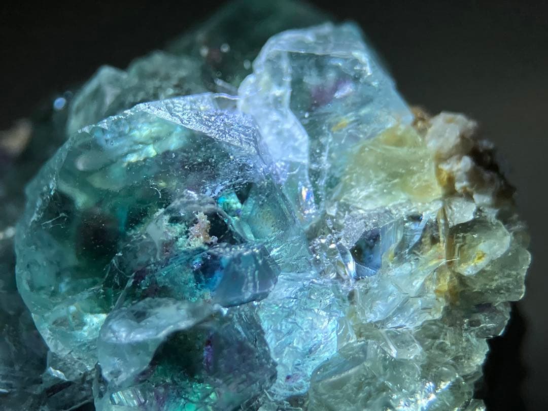 オコルスApit body産 フローライト 鉱物標本