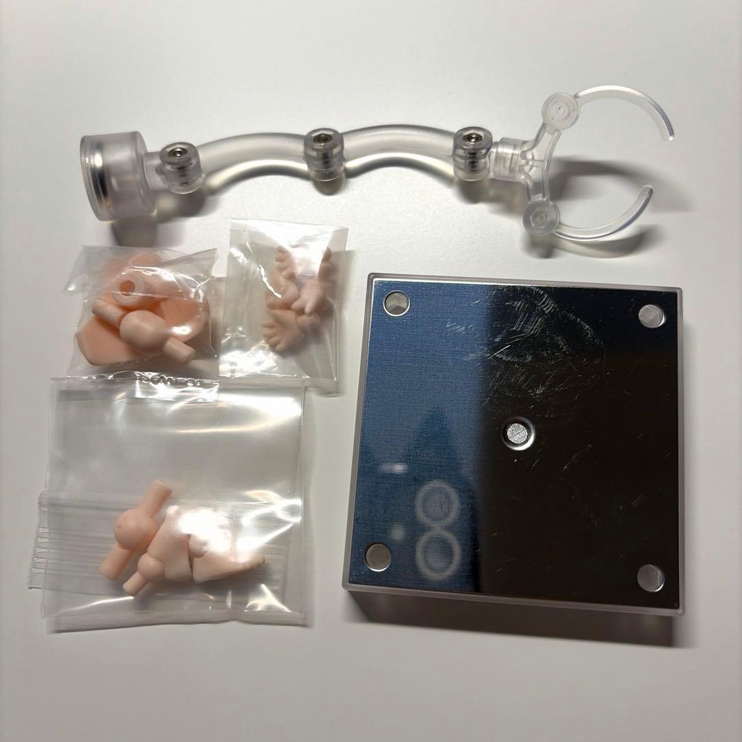 【正規品】 進撃の巨人　リヴァイ　ねんどろいど　ねんどろいどどーる　おまけ付き