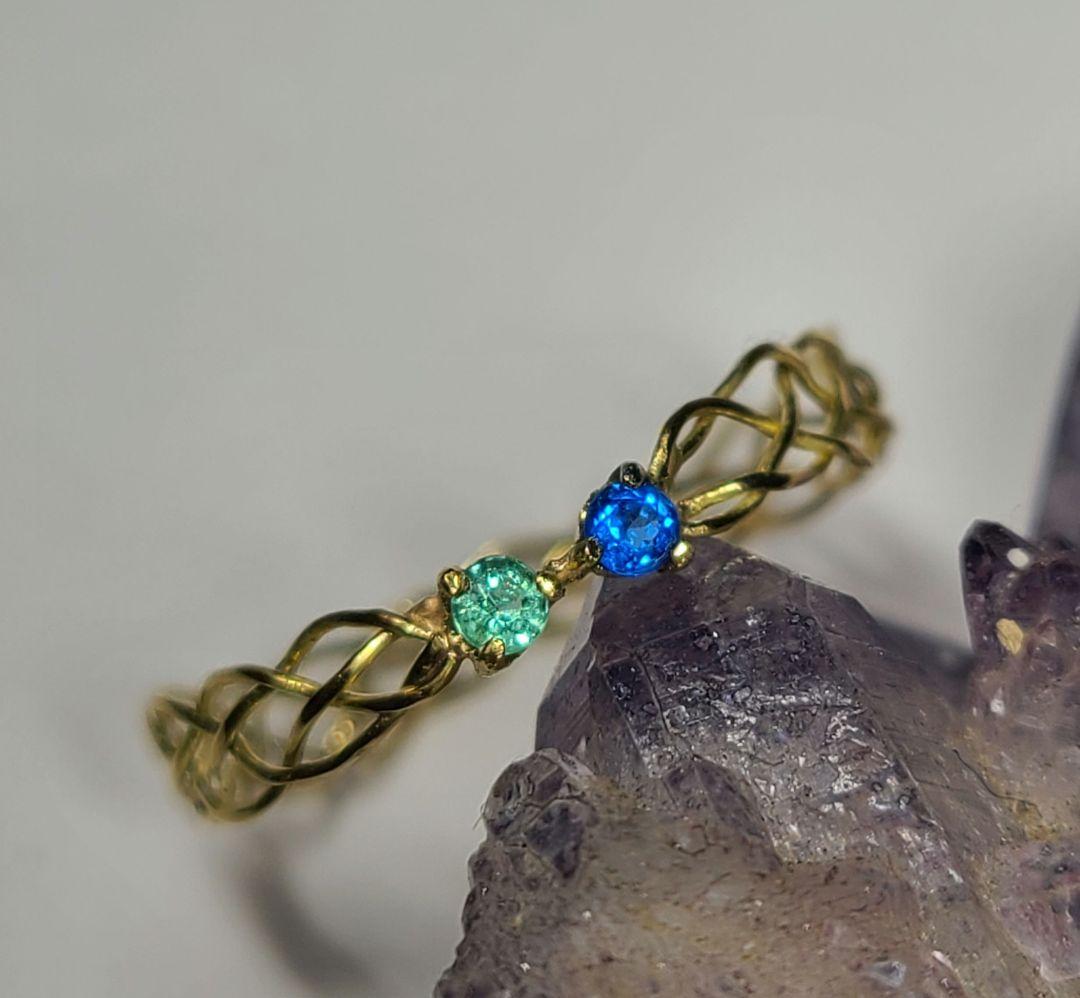 素晴らしい煌めきのリボンさん★パライバトルマリン&アウイナイト18金編み込み★