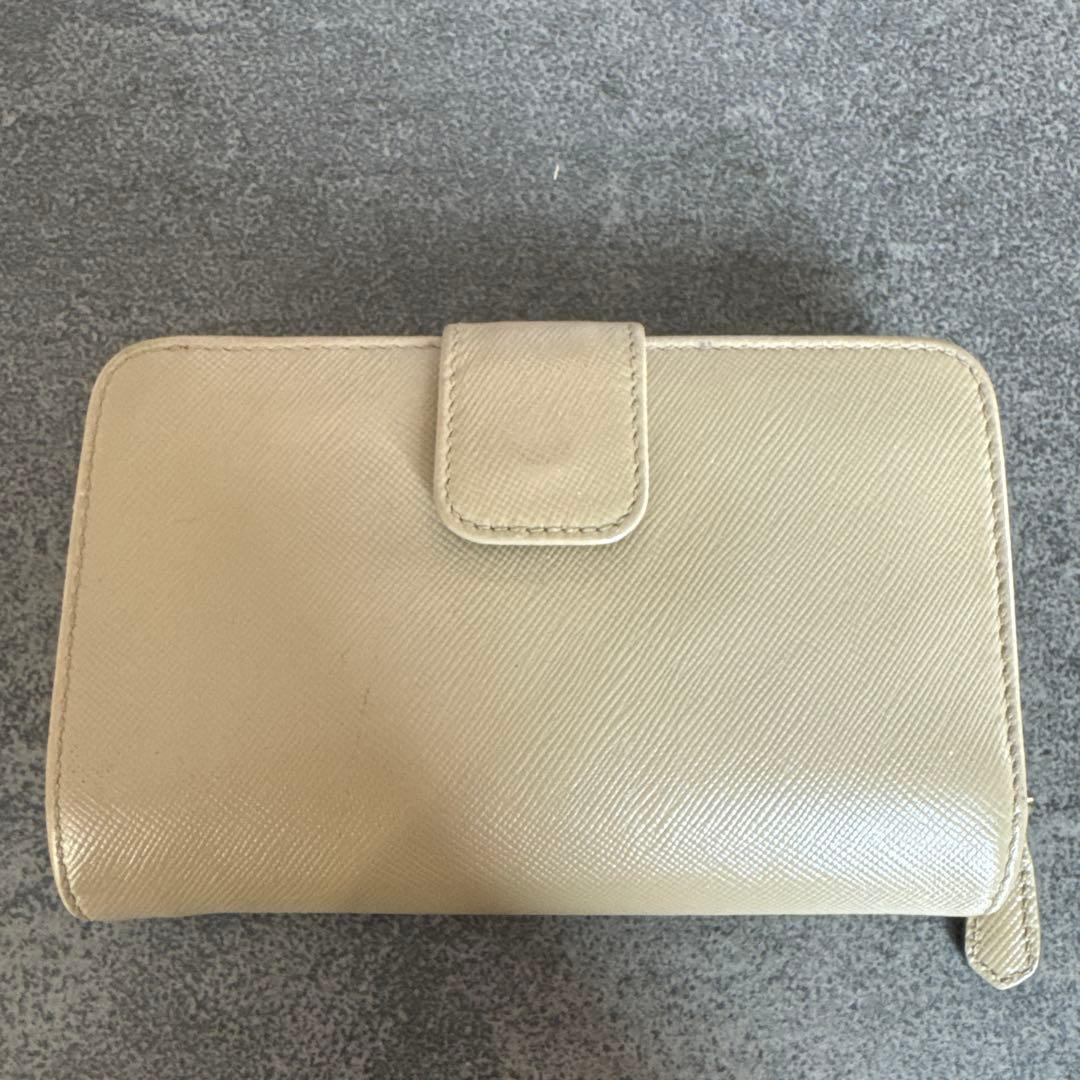 PRADA レザー 二つ折り財布 ベージュ