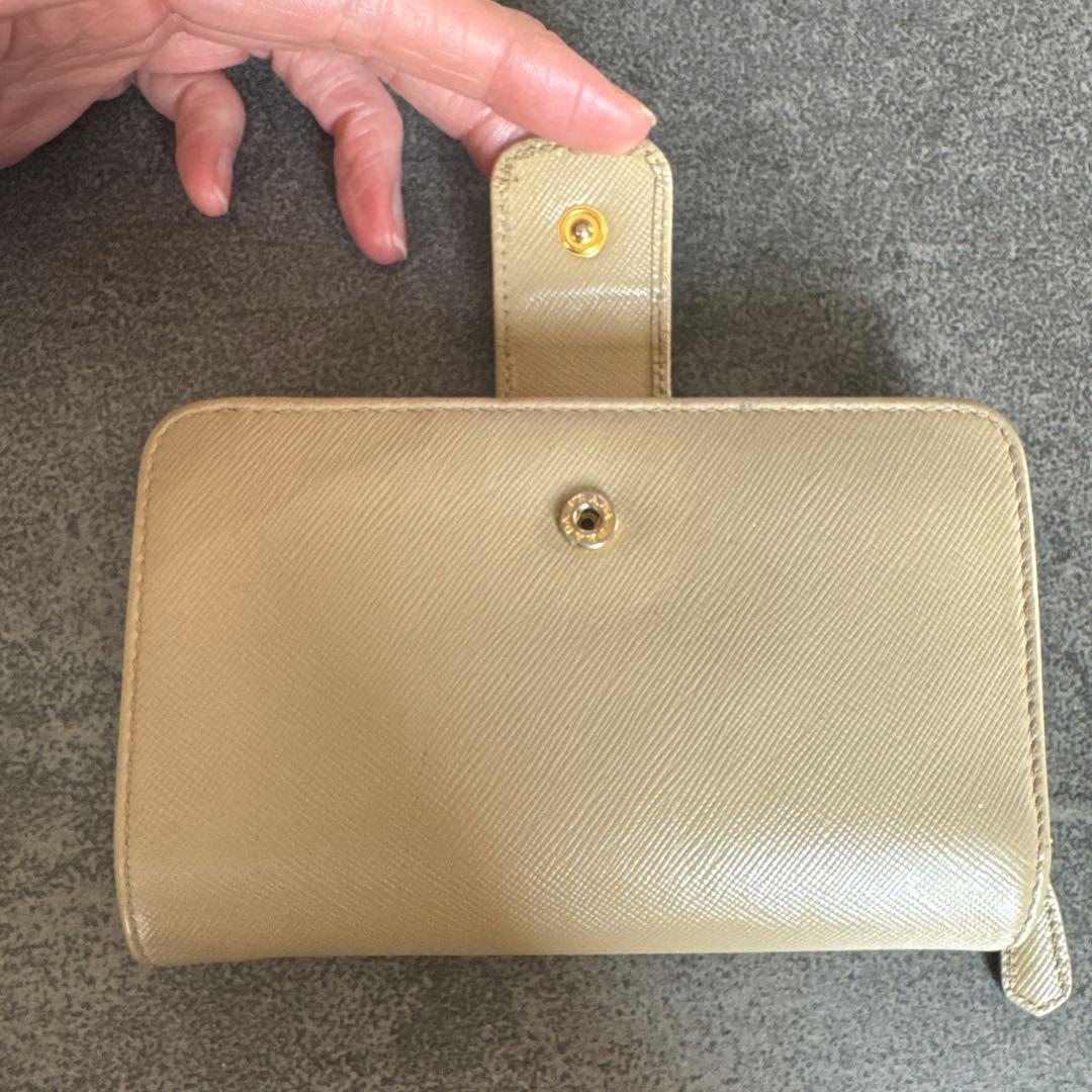 PRADA レザー 二つ折り財布 ベージュ