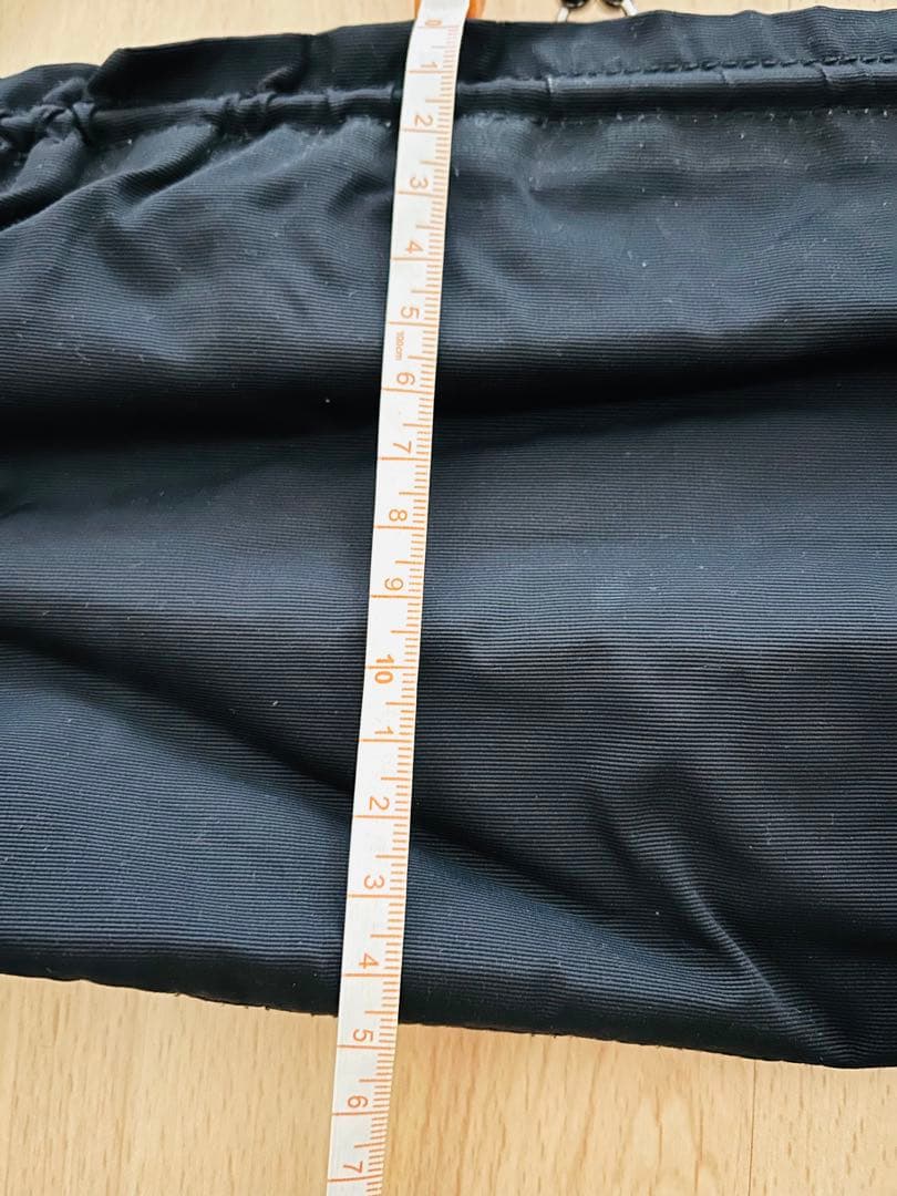 【冠婚葬祭・日常使いにも】miu miu ブラックショルダーバッグ