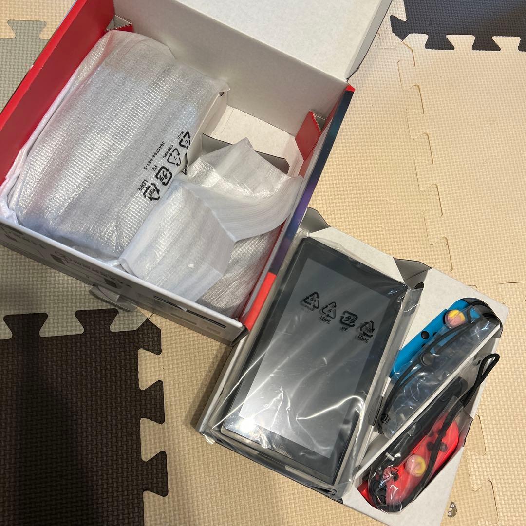 Nintendo Switch 本体セット（赤/青 Joy-Con付き）