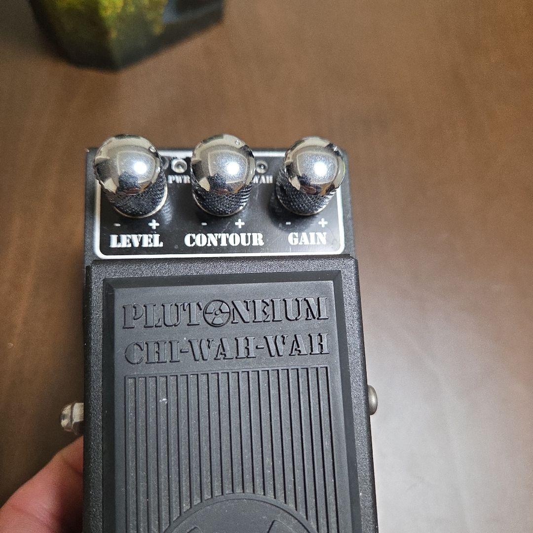 PLUTONIUM CHI-WAH-WAH エフェクター