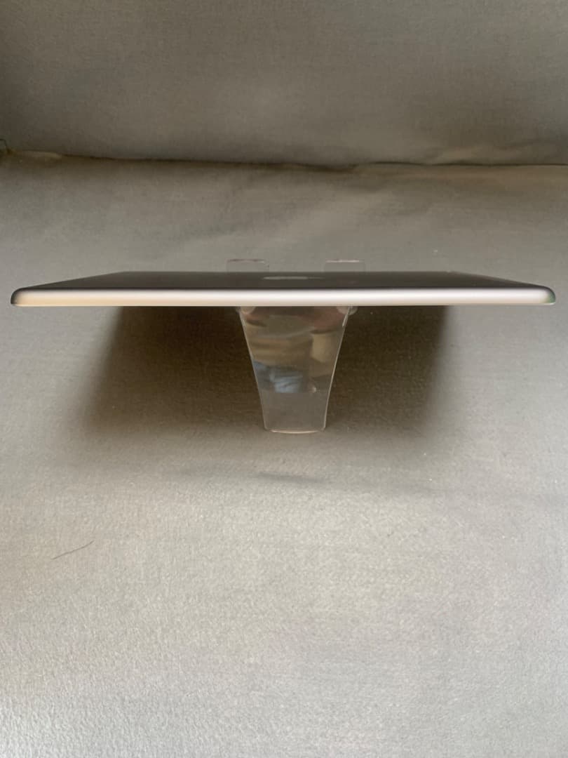 美品 SIMフリー iPad 第6世代 Cellularモデル 32GB